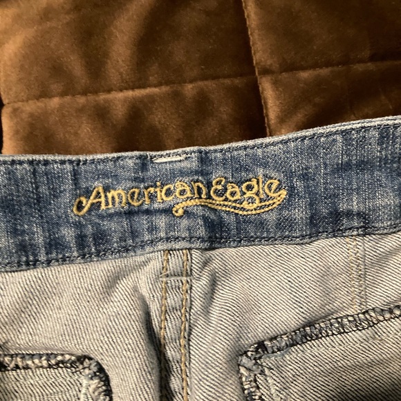 American Eagle, size 6 short, super cute denim jeans, dress up or down - Picture 7 of 8